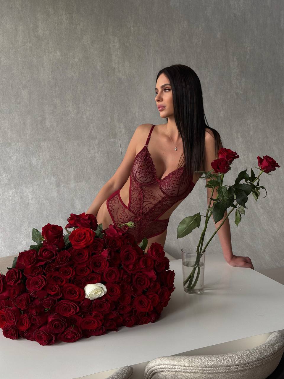 Amore Zarif Brode Detaylı Balenli Bodysuit