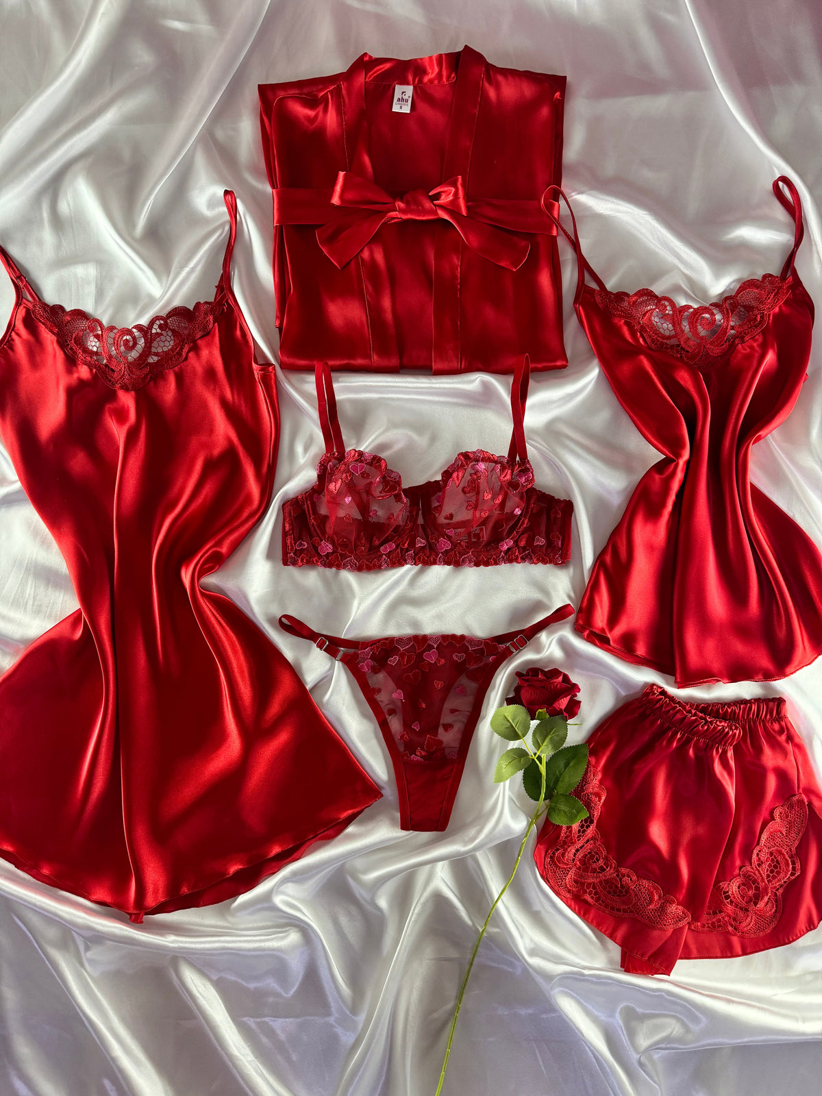 Heart Love 7 Parça İpek Saten Kırmızı Kalpli Set